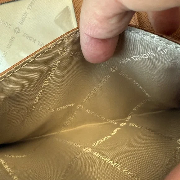 Michael Kors Cream and Brown Hamilton Tote Bag with wallet - Picture 10 of 12